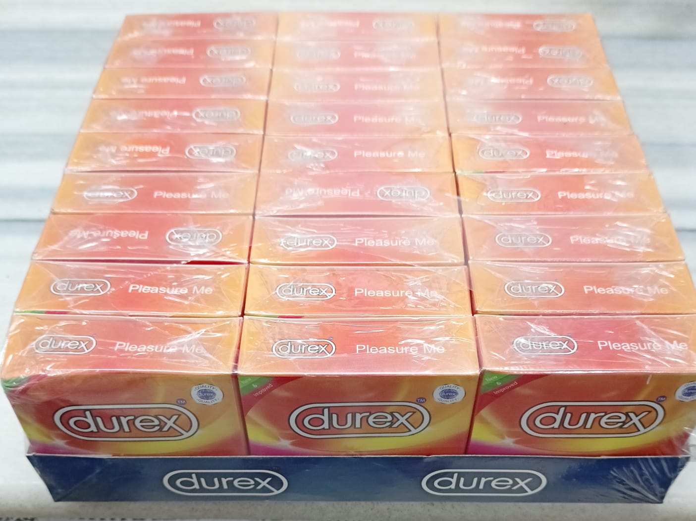 Durex Pleasure Me Ribbed & Dotted 27 Pcs Wallet